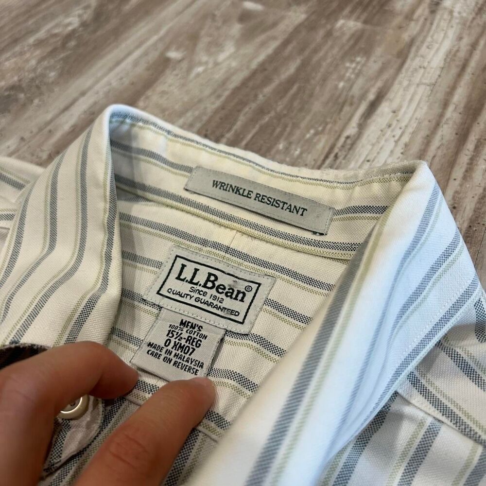 L.L.Bean Men's preppy formal wrinkle resistant white + gray striped button-up sh
